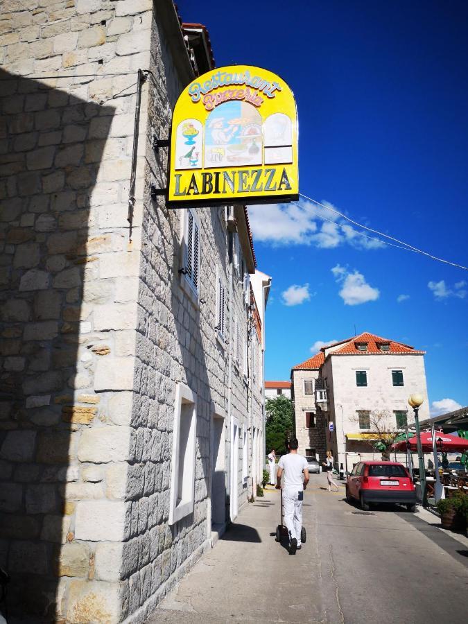 Sedam Bisera Kaštela Esterno foto